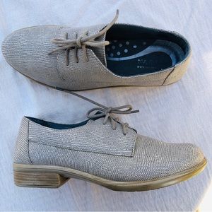 Naot Kedma Beige Leather Oxfords, size 37